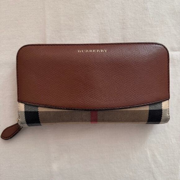 Burberry House Check Elmore Zip Around Clutch Wallet Tan Brown - Picture 1 of 9